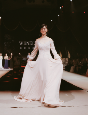 薇妮体雕携手临沂“红房子” 呈现好莱坞风情高定大秀