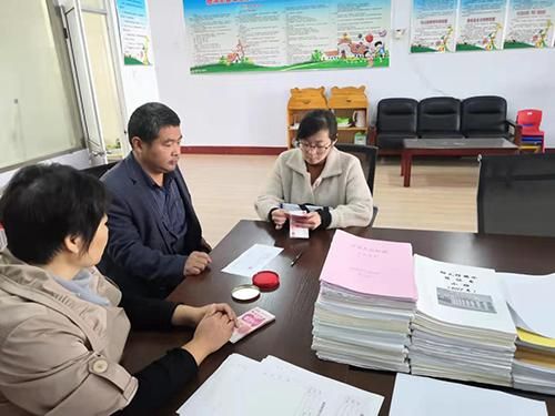 临沭县临沭街道中心幼儿园为残疾儿童发放残联补贴