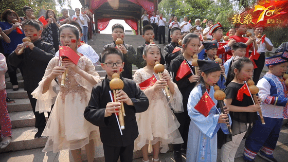 临沂国际影视城祝福祖国母亲七十华诞
