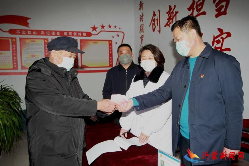 于泉庄社区群众踊跃为抗击疫情捐款捐物