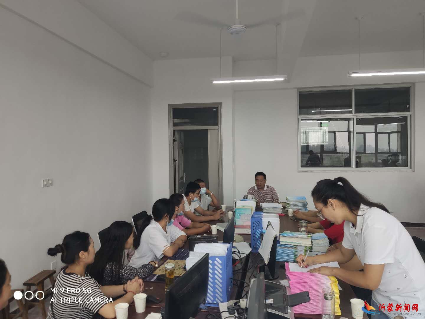 新桥墩头小学召开家委会会议