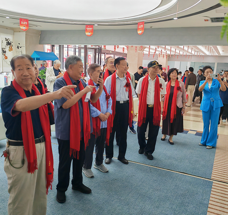 翰墨颂盛世 丹青迎华诞兰山老年书画研究会教育分会国庆书画展开幕