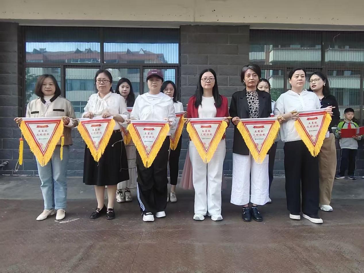 防震减灾筑防线，平安家园共守护：临沂北园路小学东岳校区第11周主题升旗仪式纪实